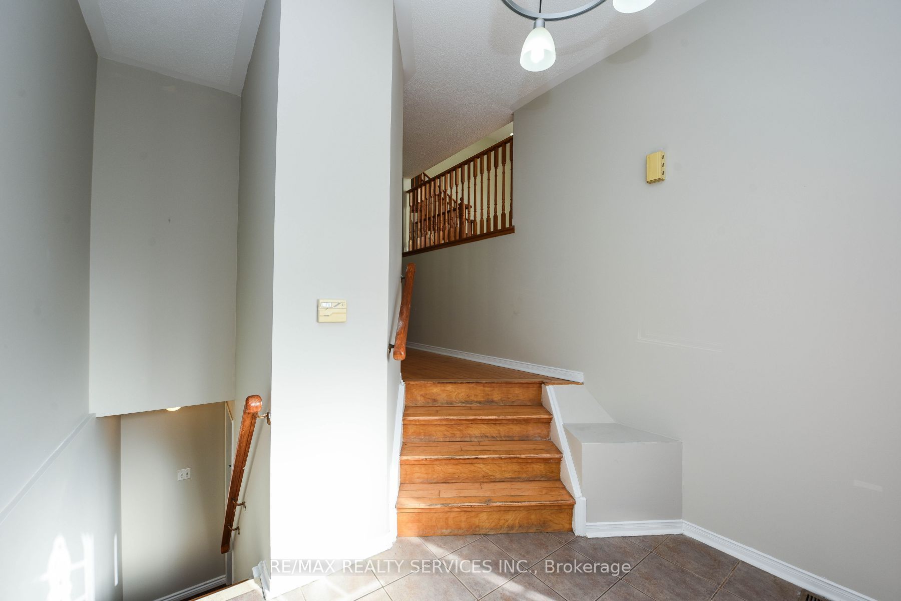 33 Poplar Plains Rd