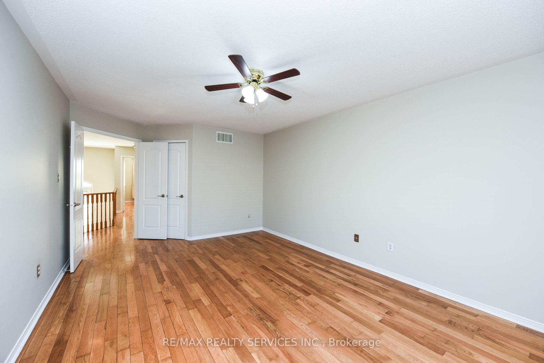 33 Poplar Plains Rd