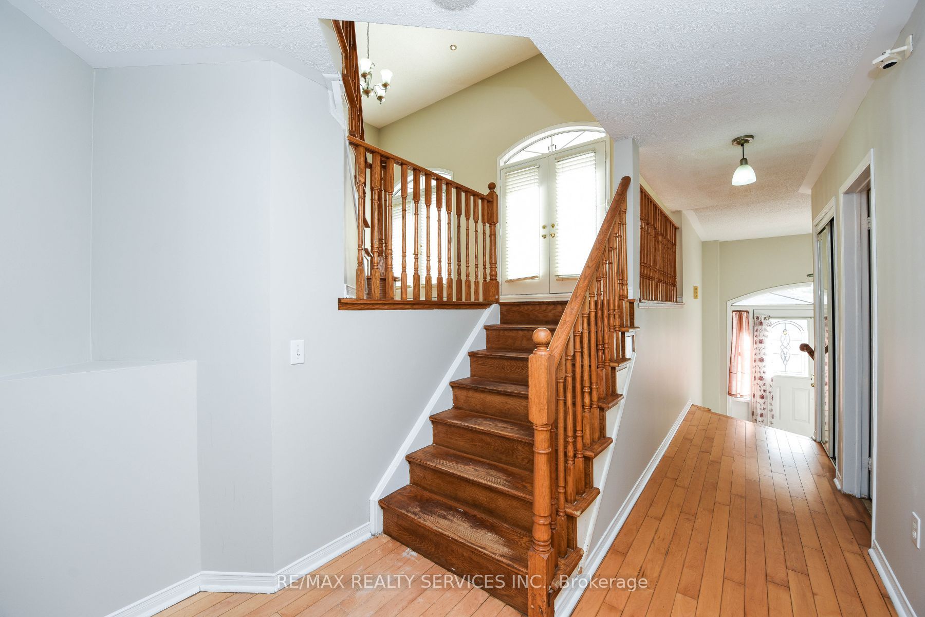 33 Poplar Plains Rd