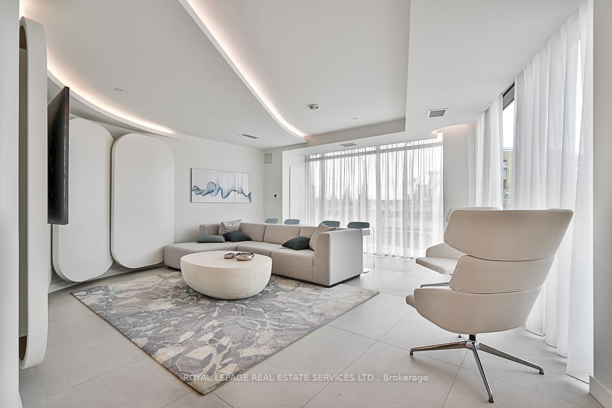 3200 Dakota Common, #B215