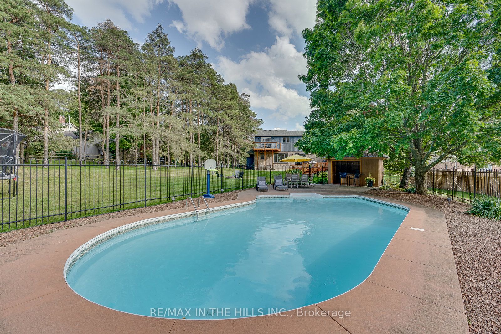 6 Rosehill Crt