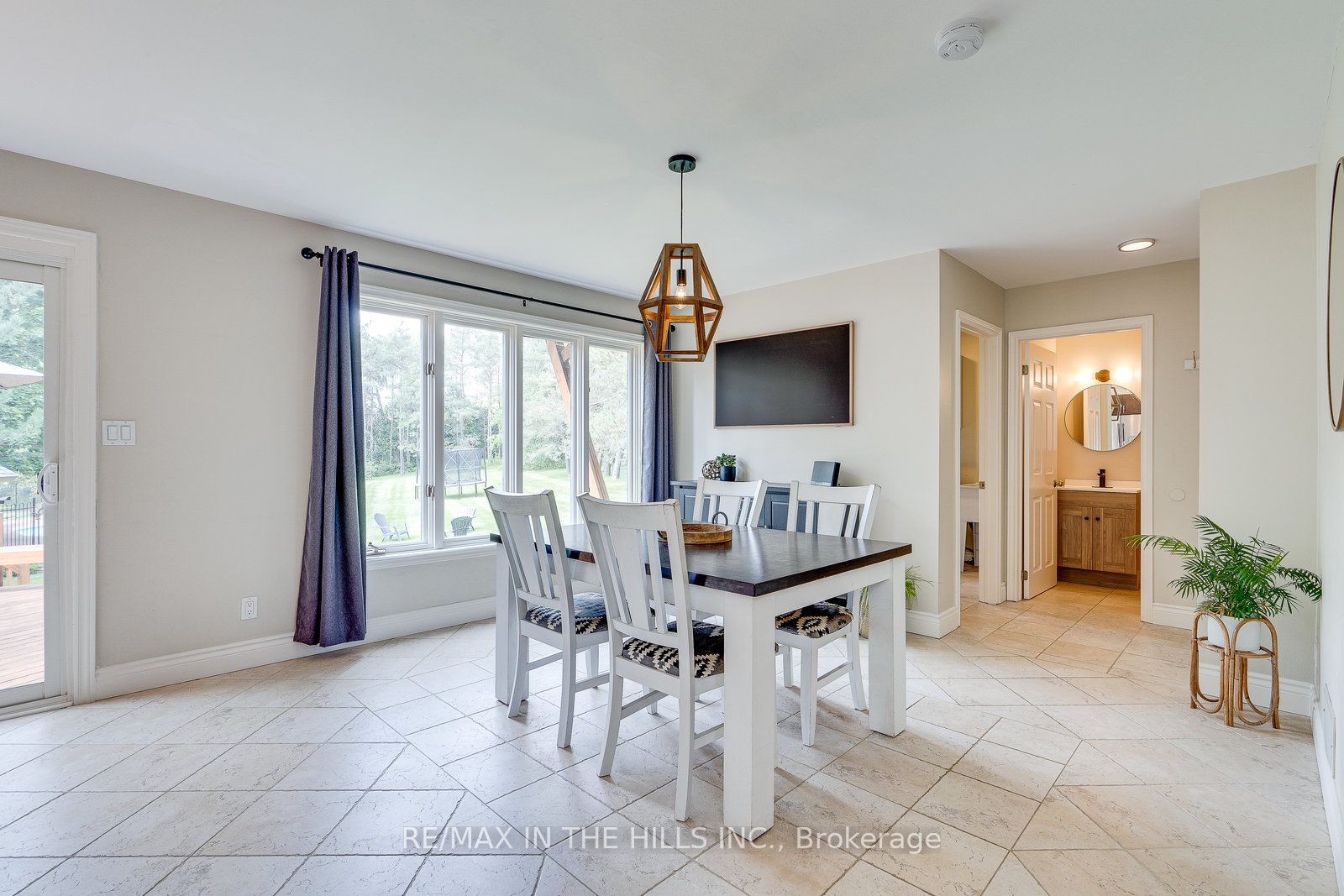 6 Rosehill Crt