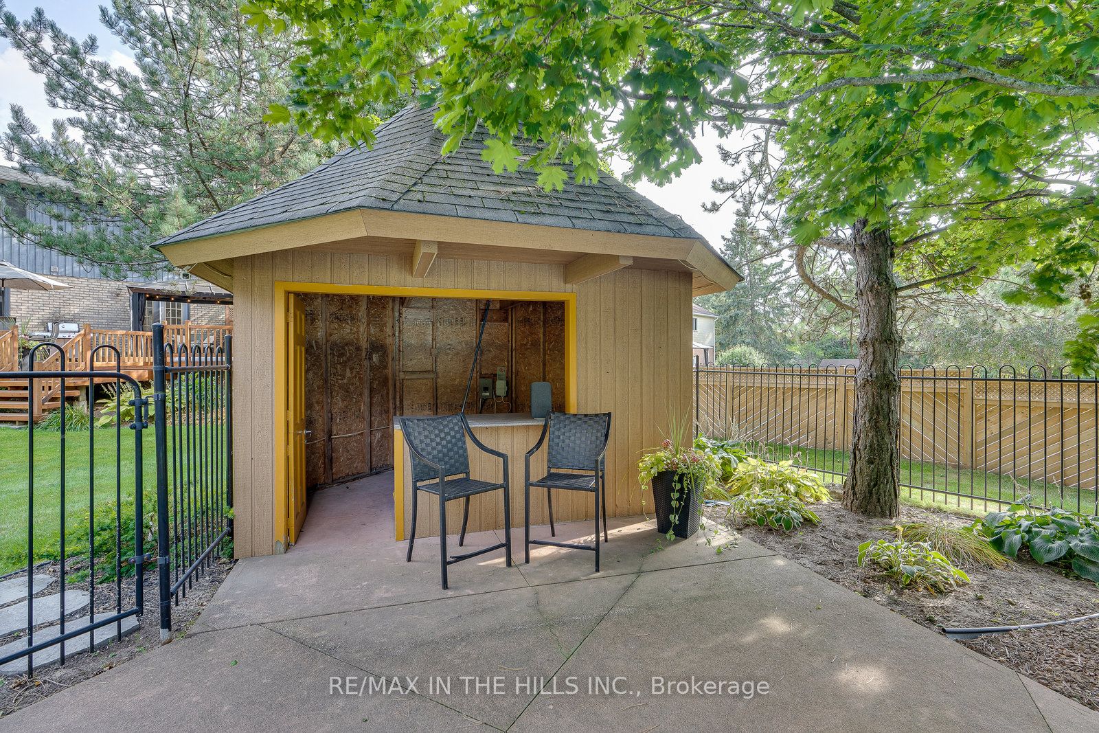 6 Rosehill Crt