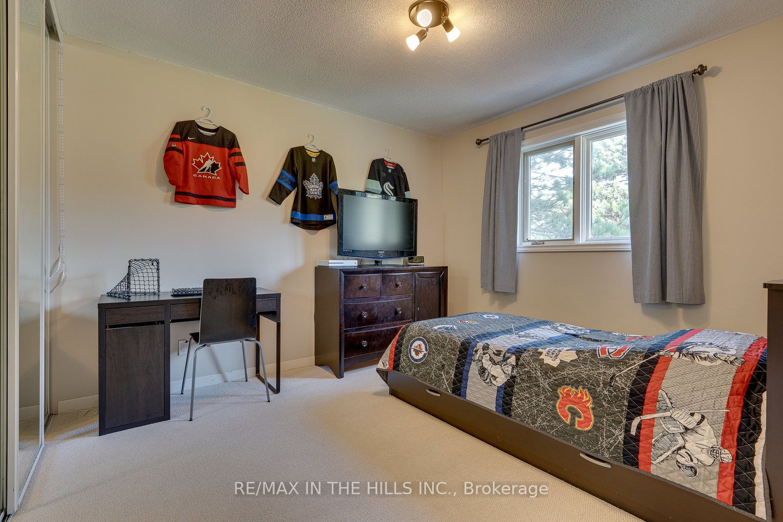 6 Rosehill Crt