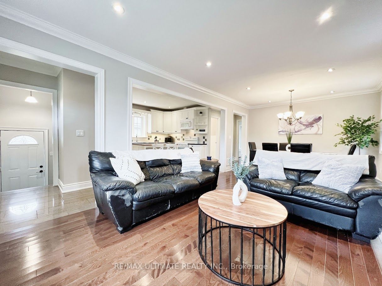 52 Lockerbie Ave