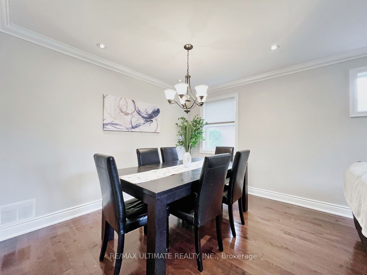 52 Lockerbie Ave