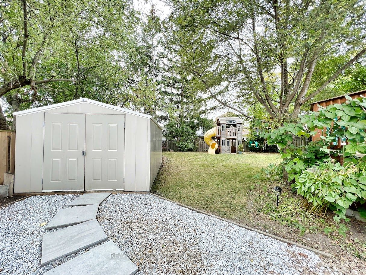 52 Lockerbie Ave