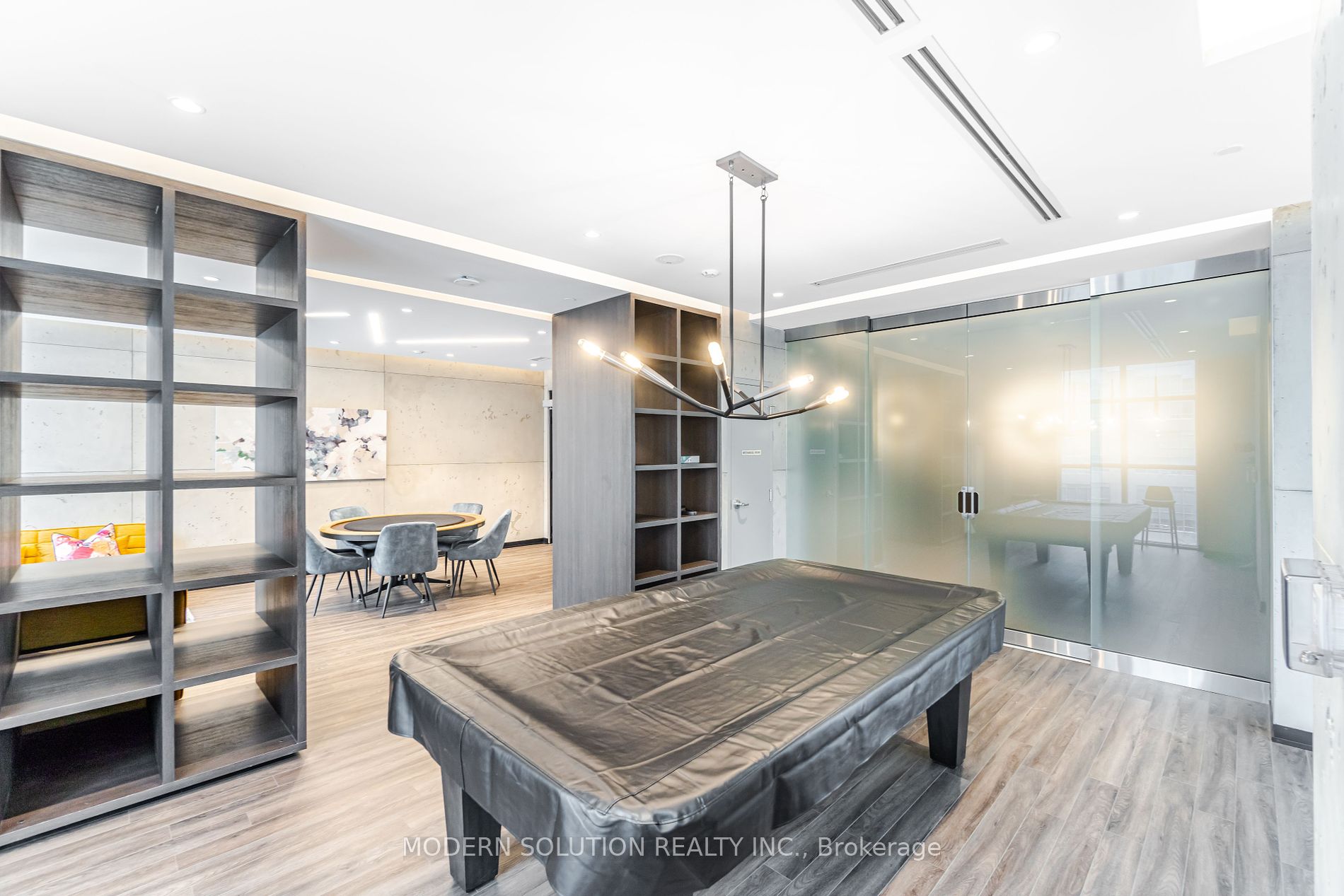 251 Manitoba St, #325
