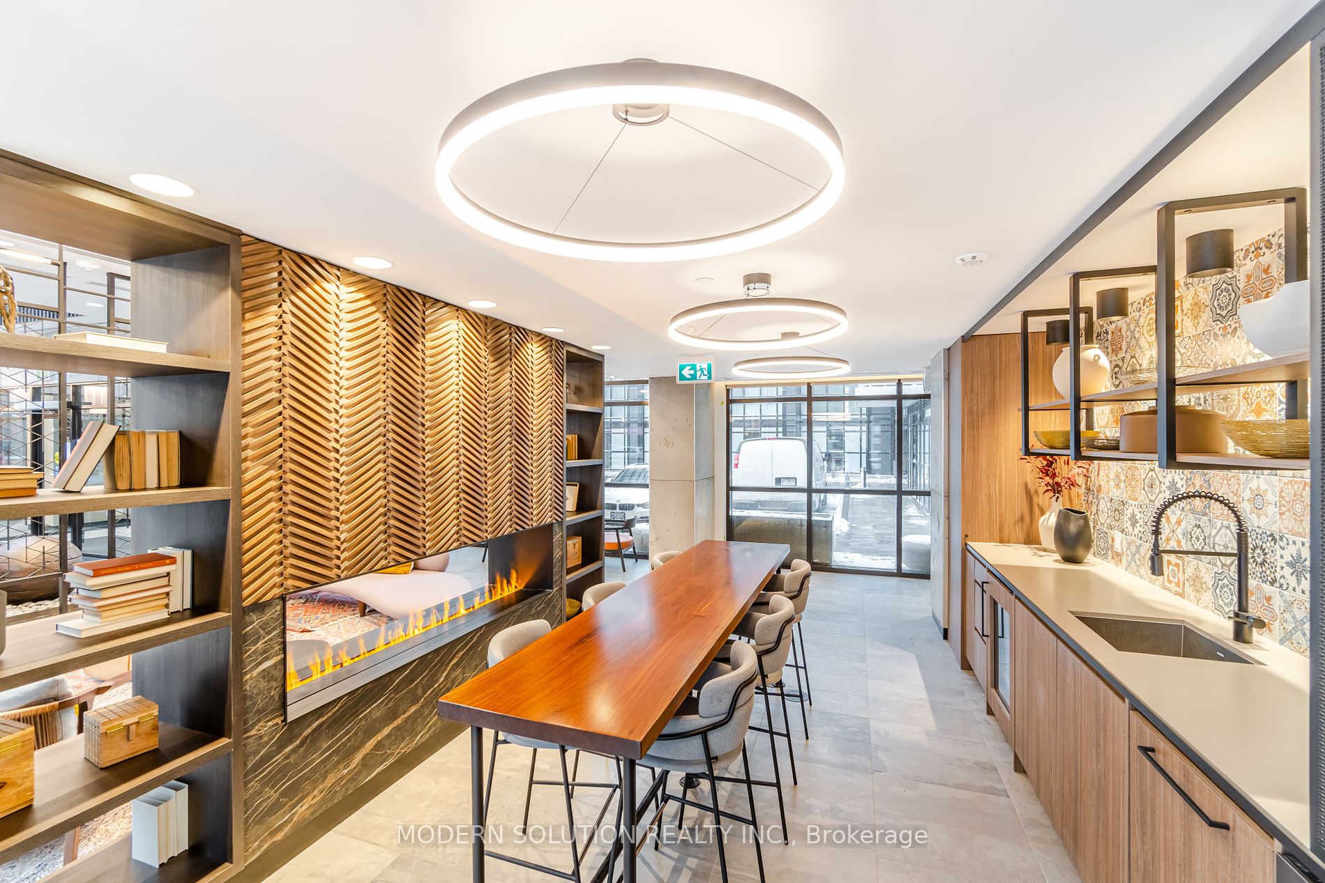 251 Manitoba St, #325