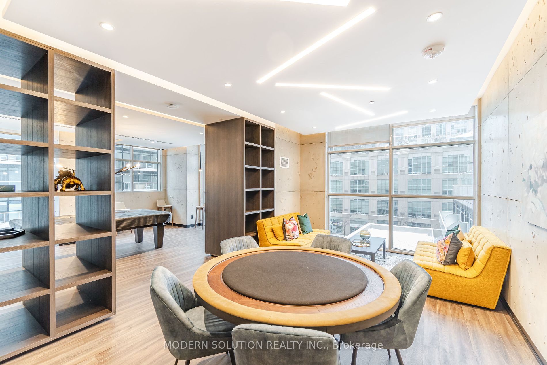 251 Manitoba St, #325