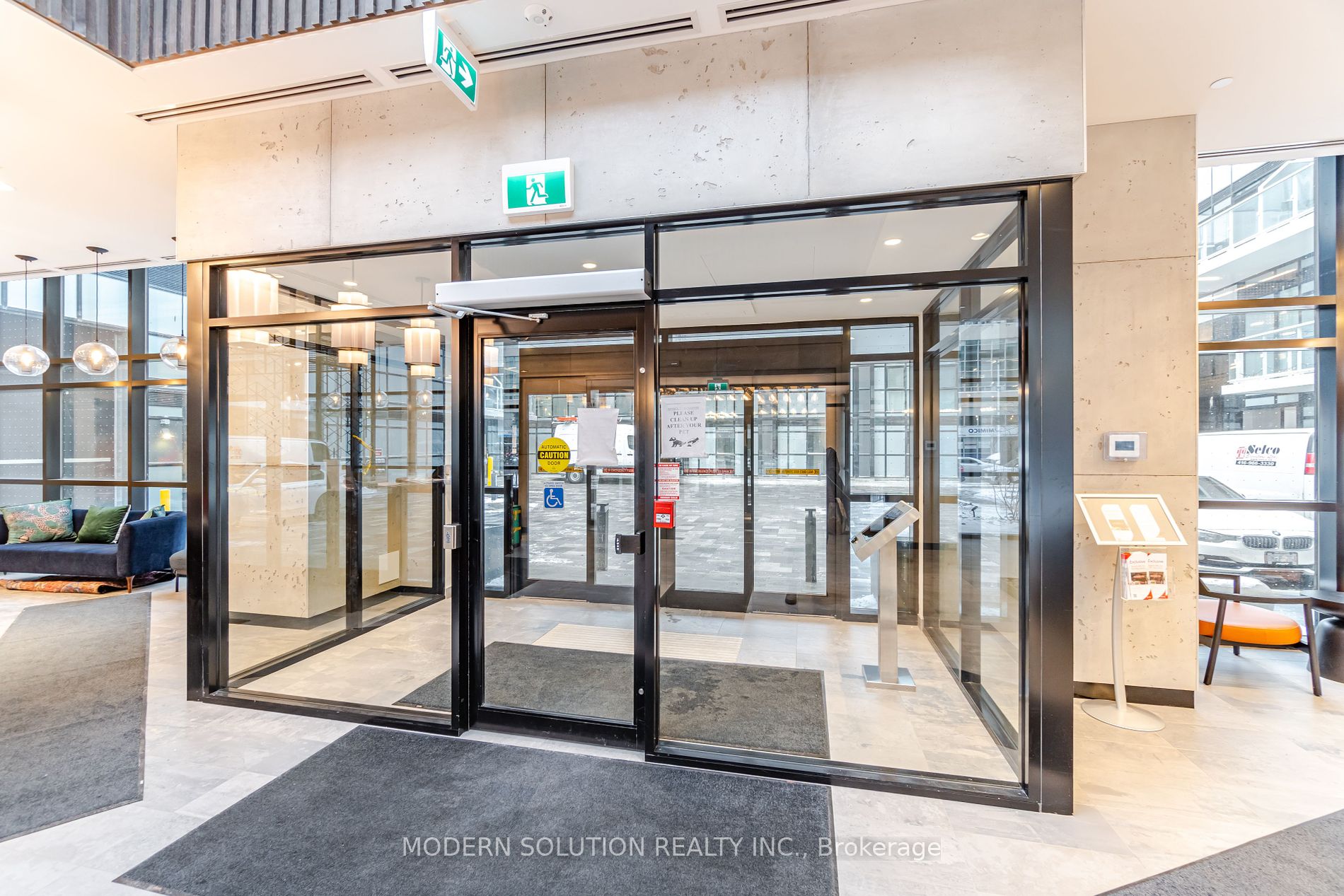 251 Manitoba St, #325