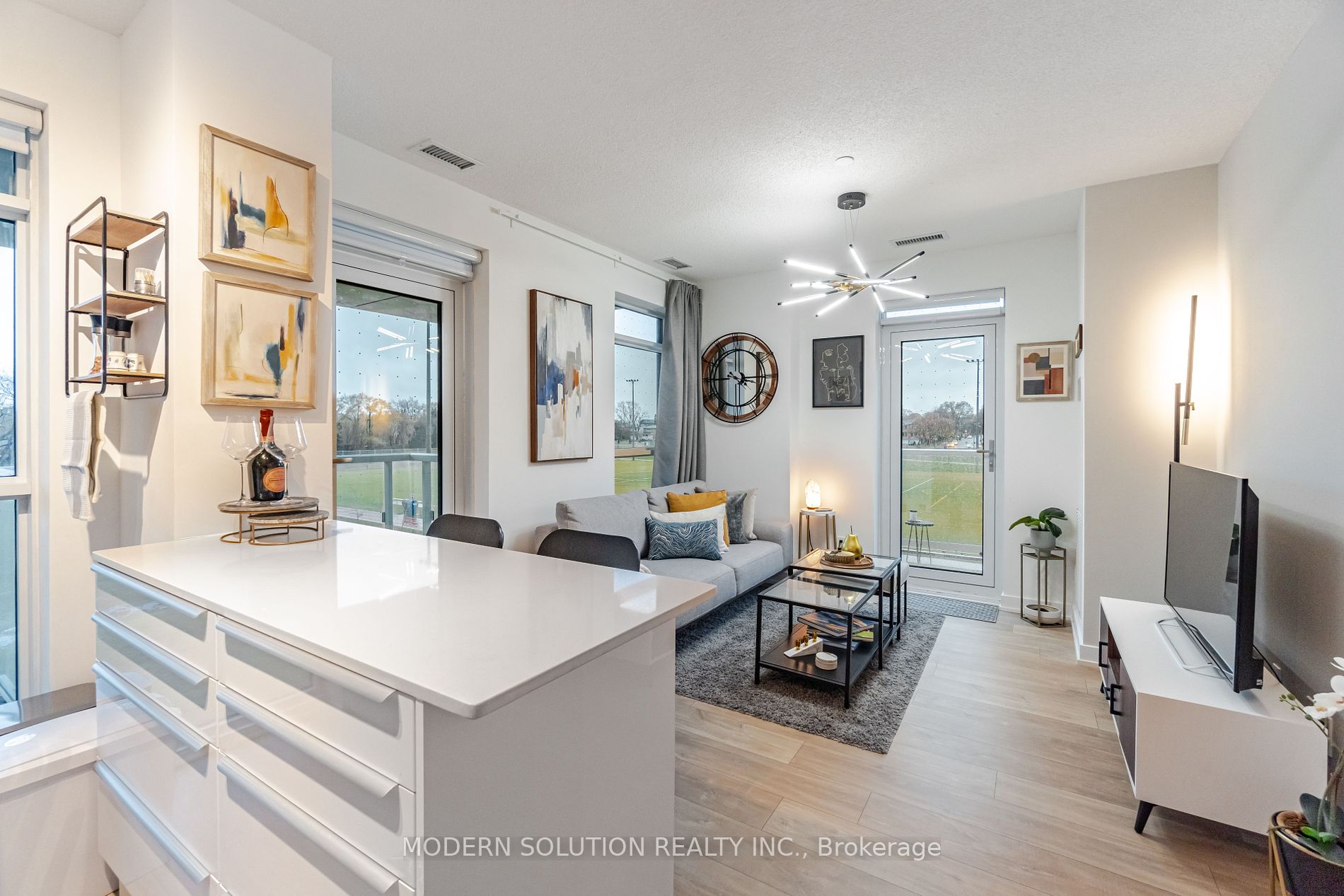251 Manitoba St, #325