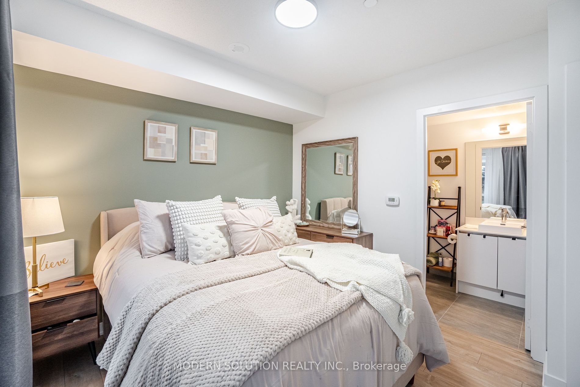 251 Manitoba St, #325
