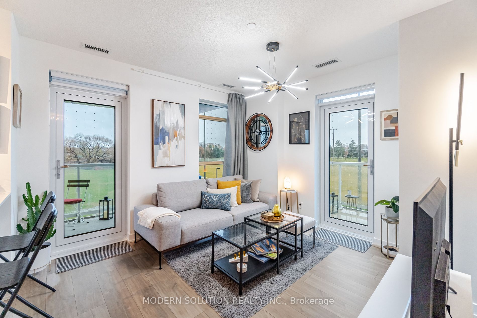 251 Manitoba St, #325
