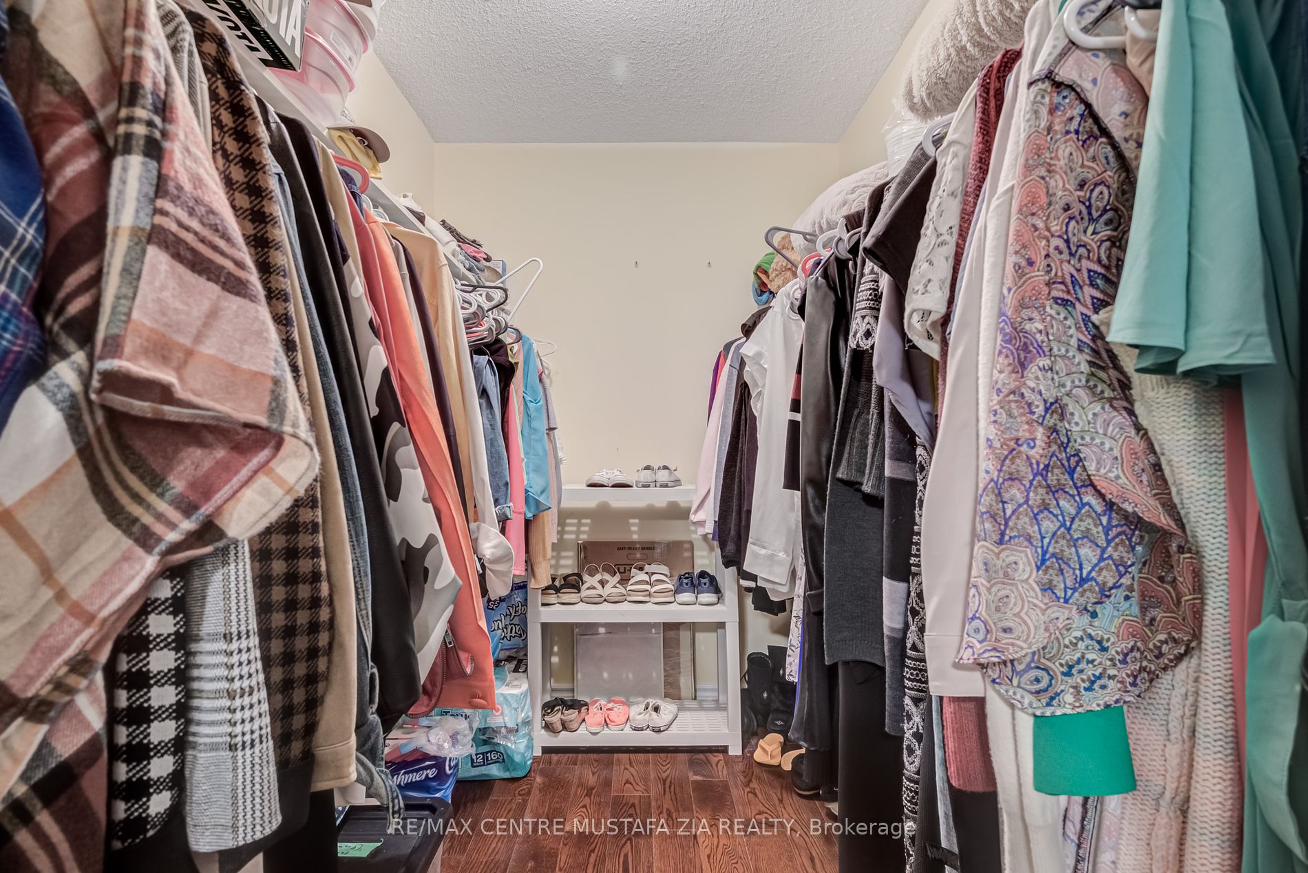 2585 Erin Centre Boulevard, #1005