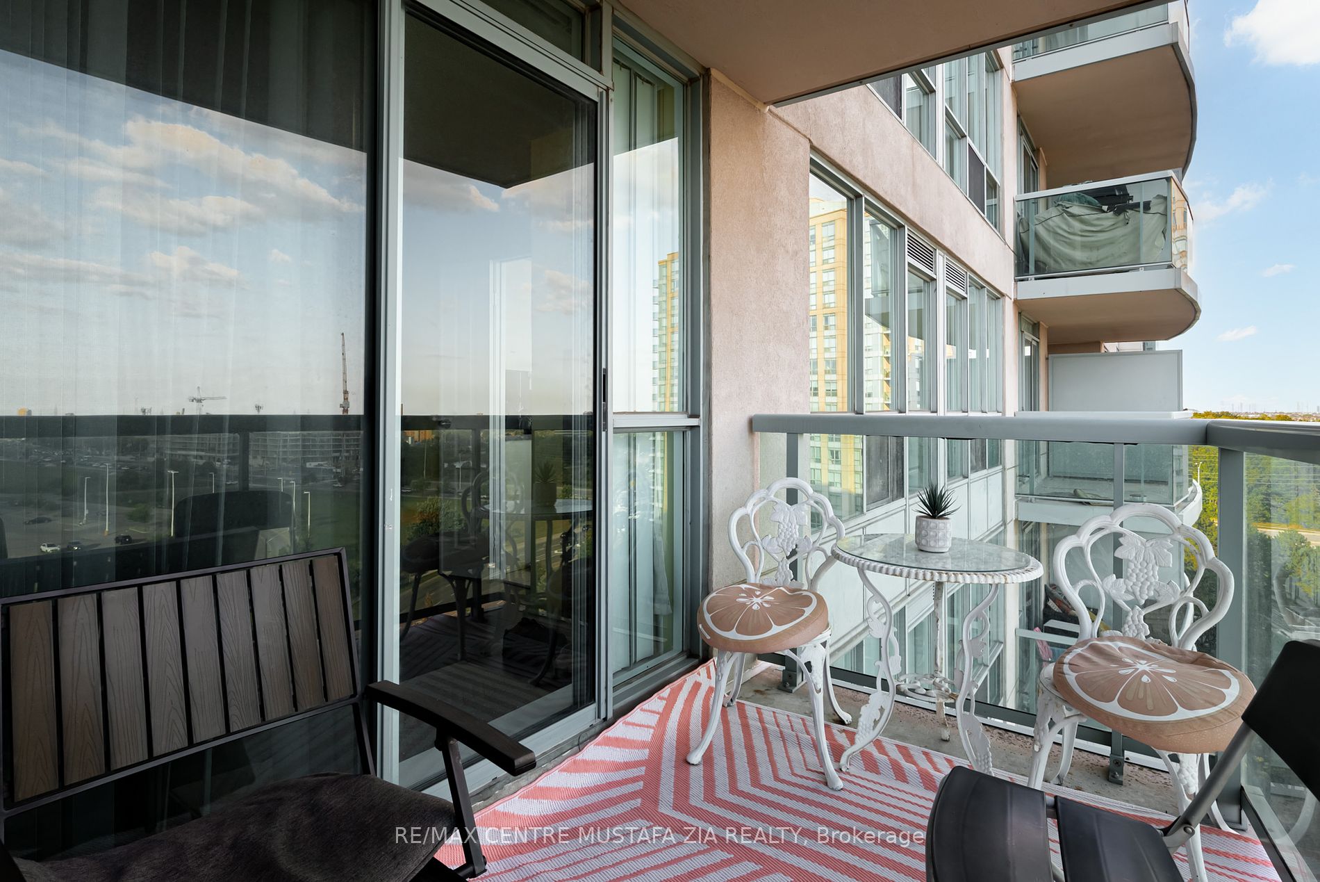 2585 Erin Centre Boulevard, #1005