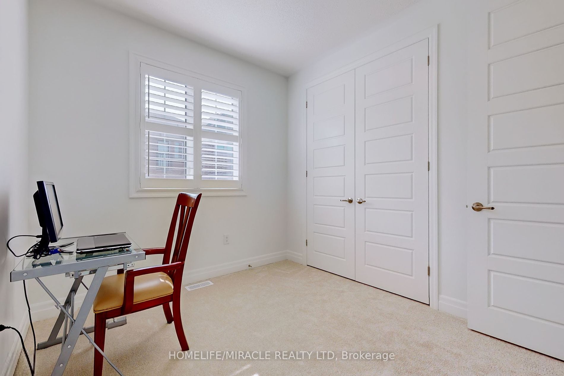 1412 Lakeport Cres