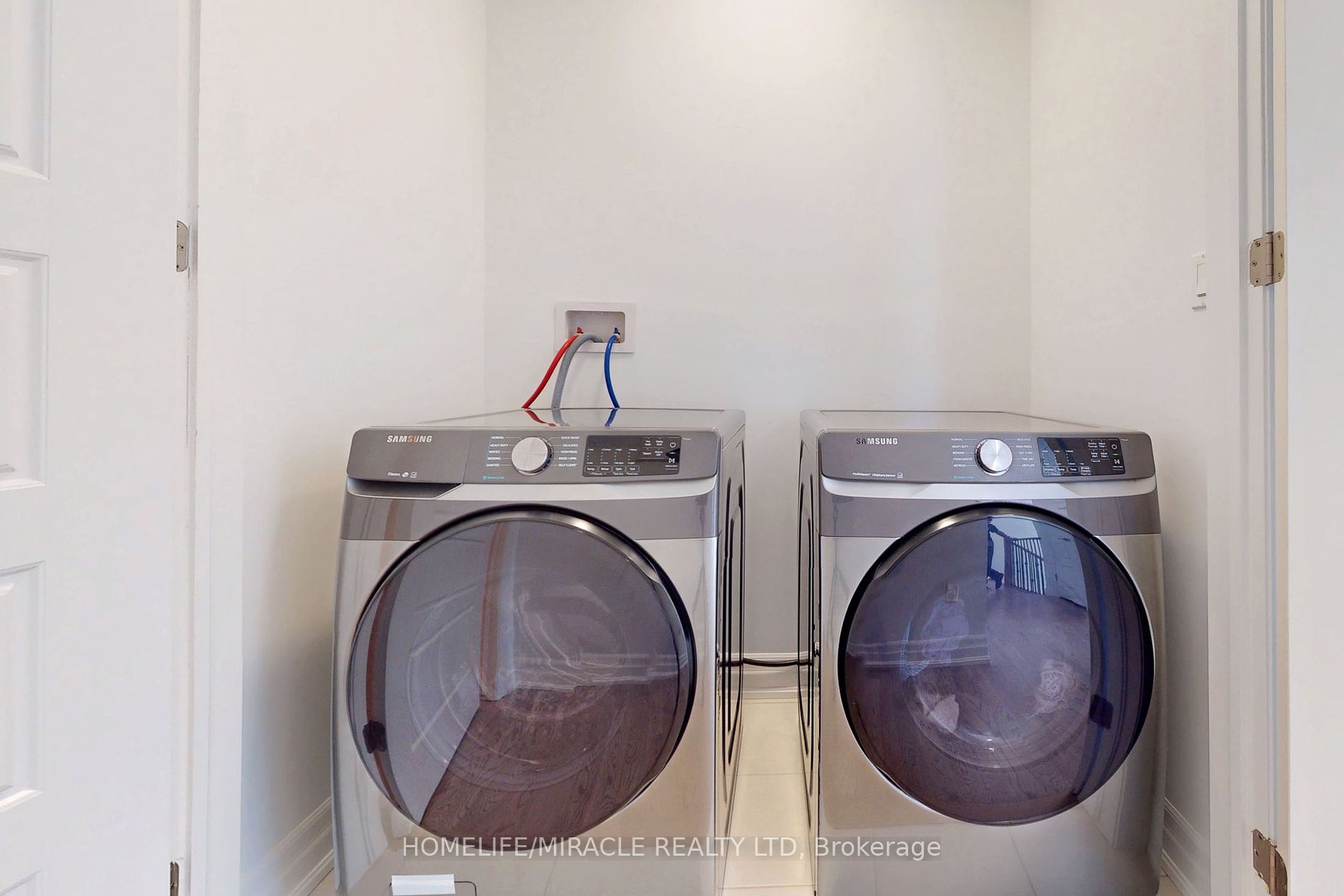 1412 Lakeport Cres