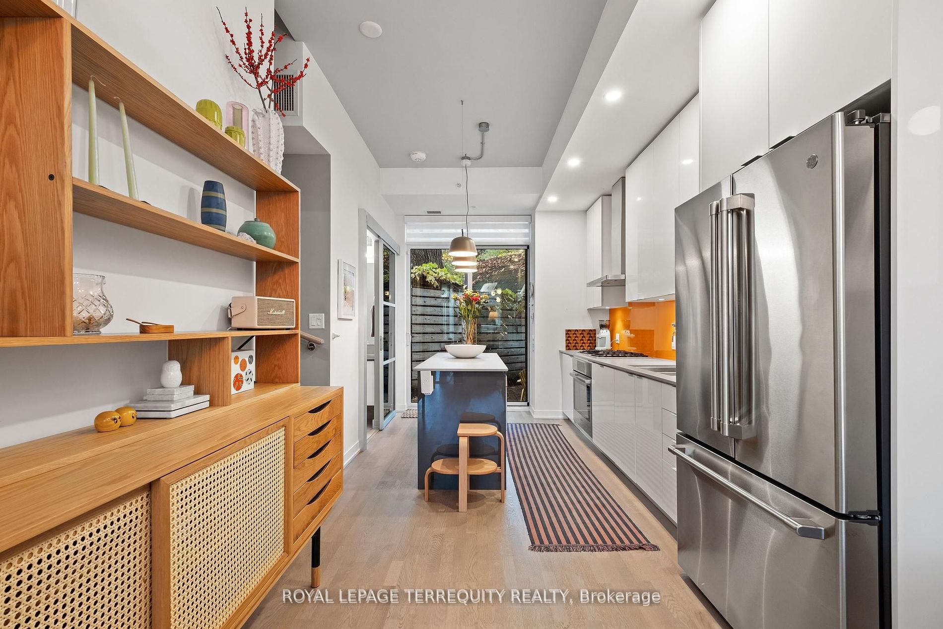 38 Howard Park Ave, #157