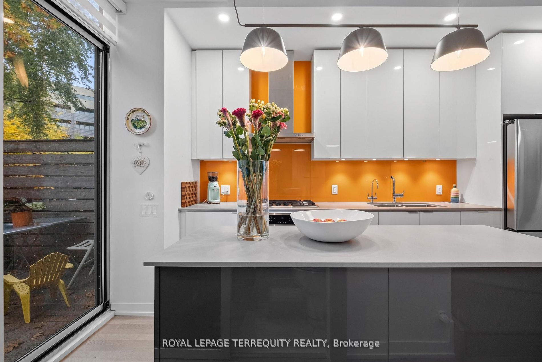 38 Howard Park Ave, #157