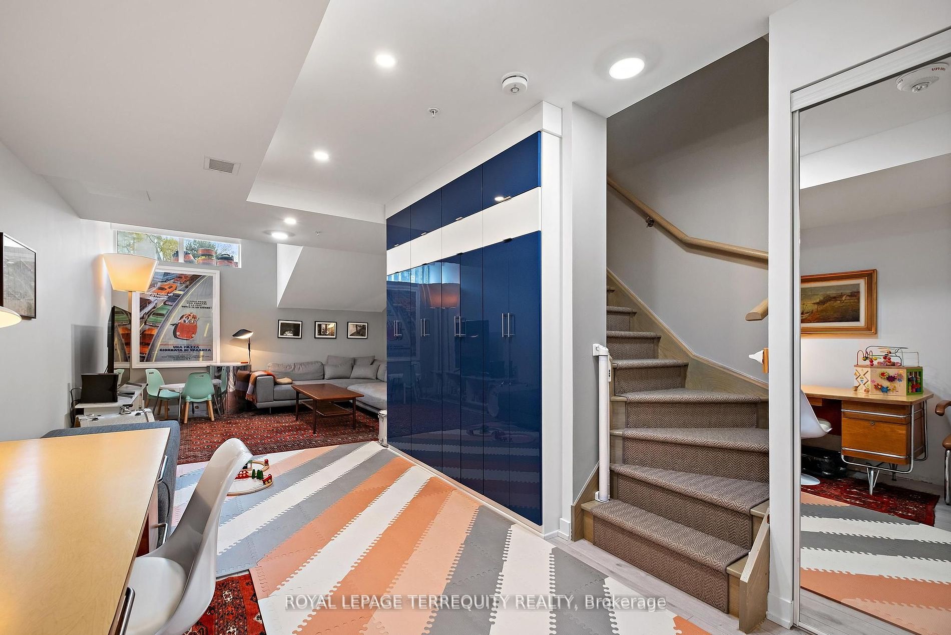 38 Howard Park Ave, #157