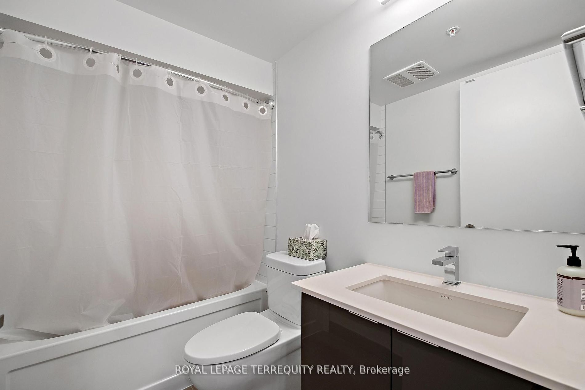 38 Howard Park Ave, #157