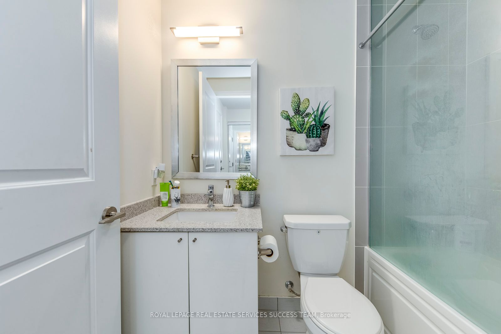 35 Watergarden Dr, #2714