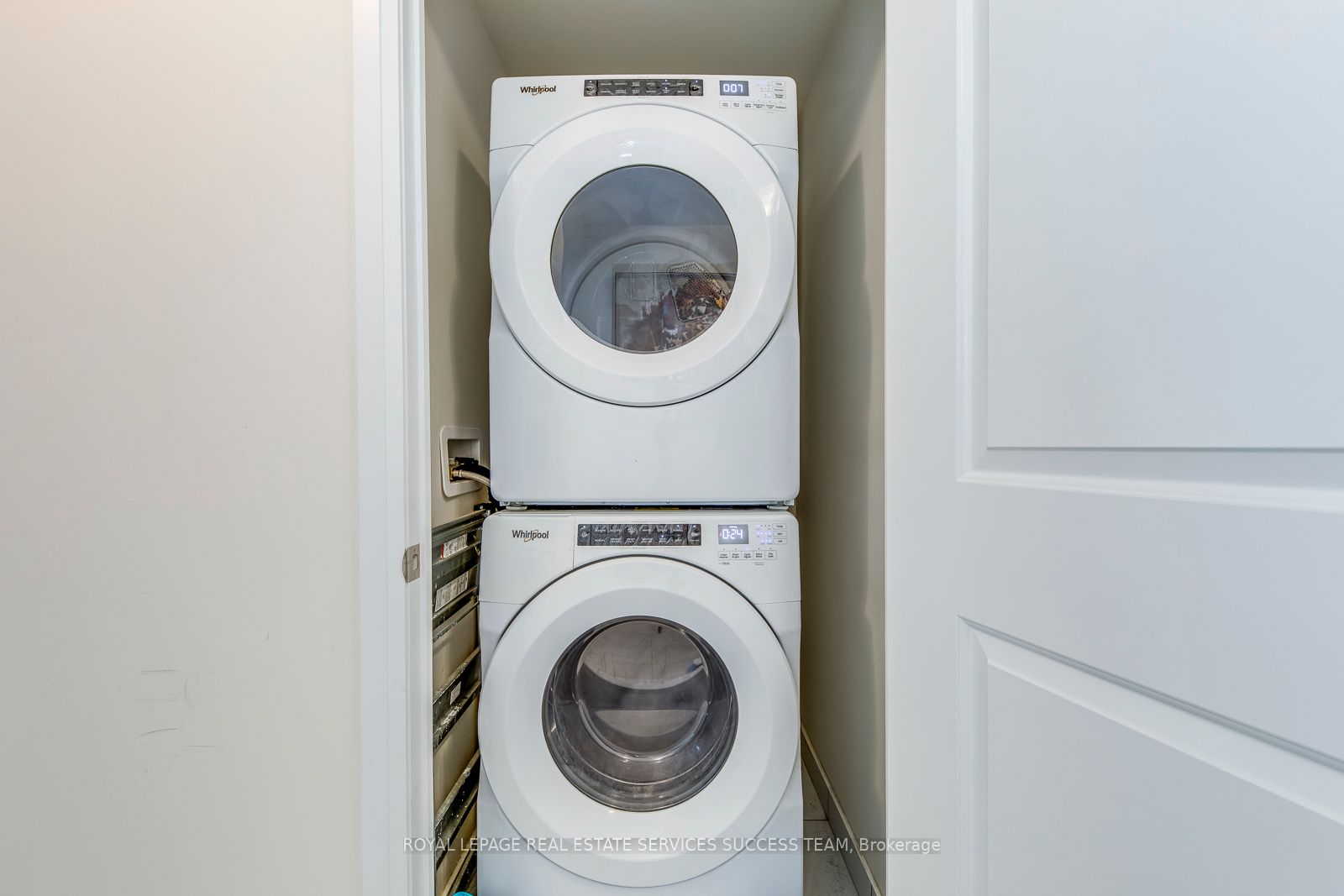 35 Watergarden Dr, #2714