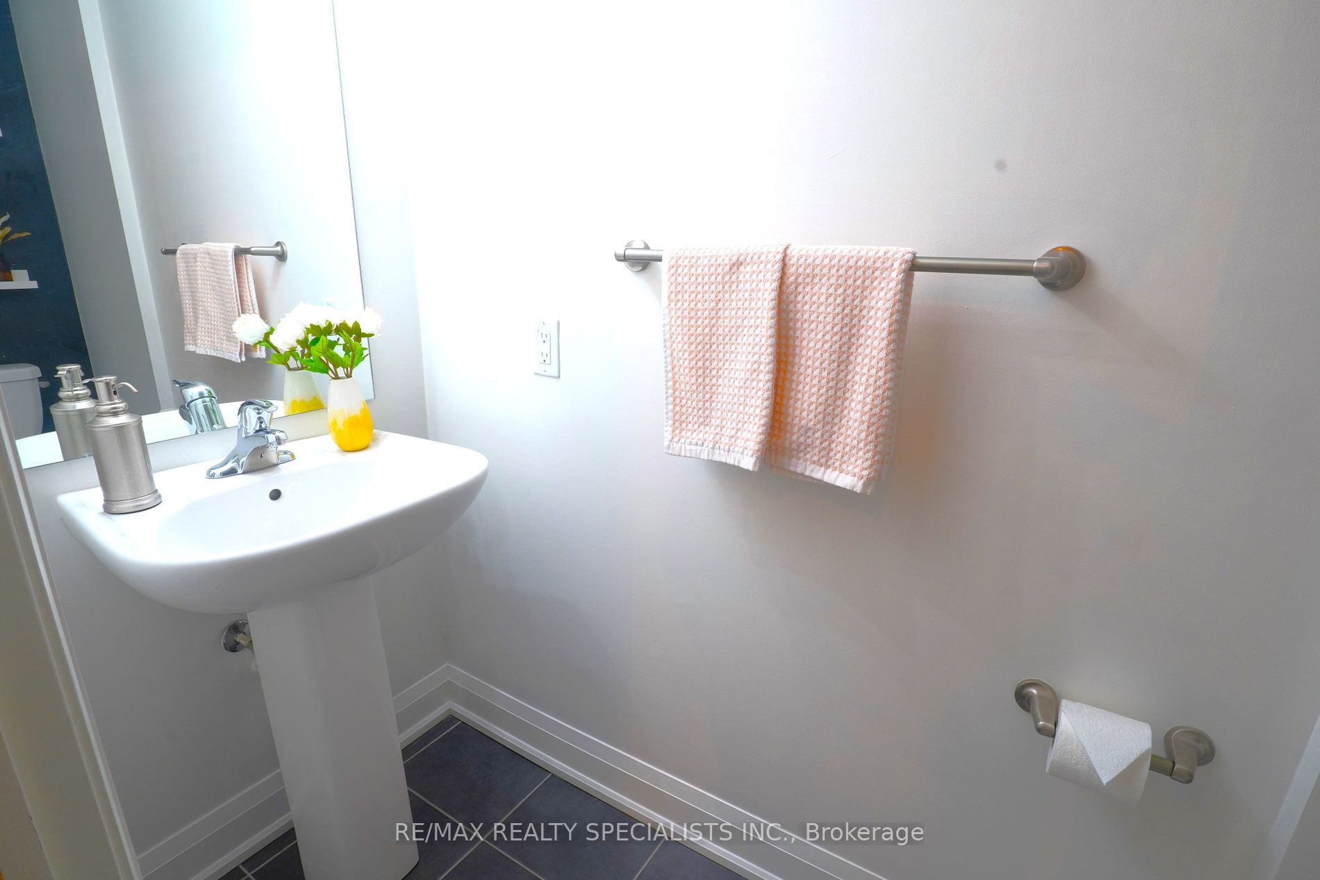 55 Yorkland Blvd, #704