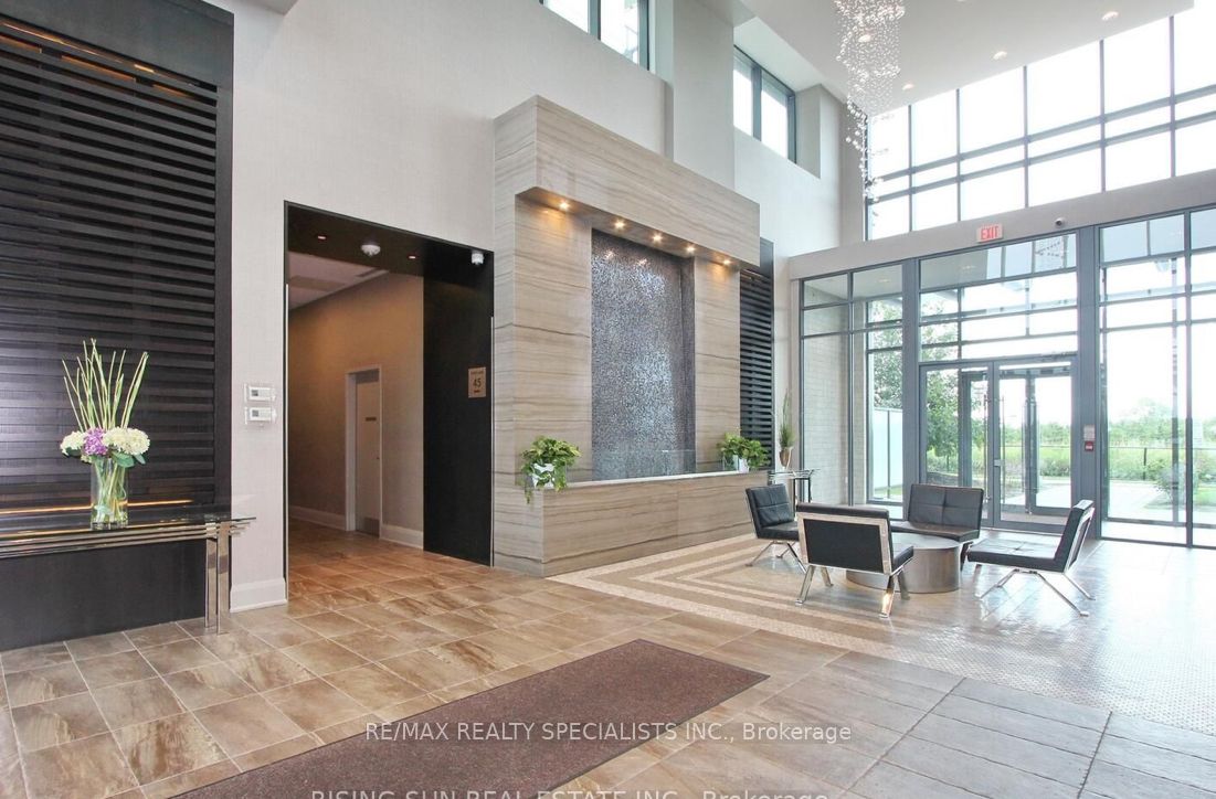 55 Yorkland Blvd, #704