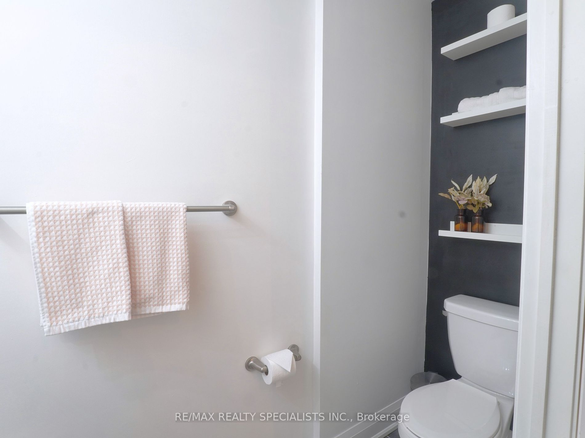 55 Yorkland Blvd, #704