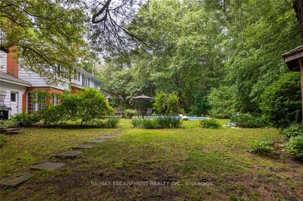 1296 Cumnock Crescent