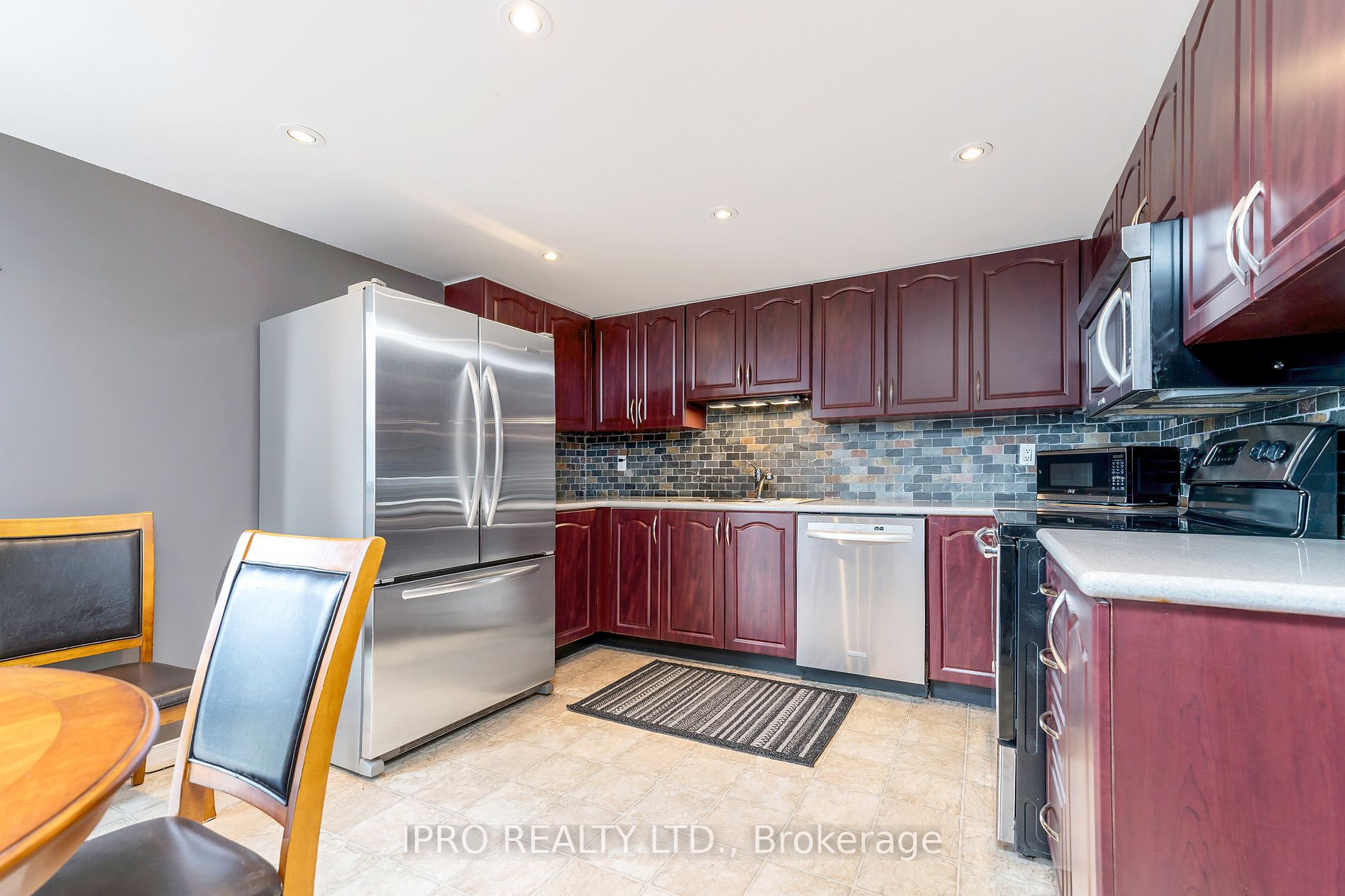 20 McFarlane Drive, #910
