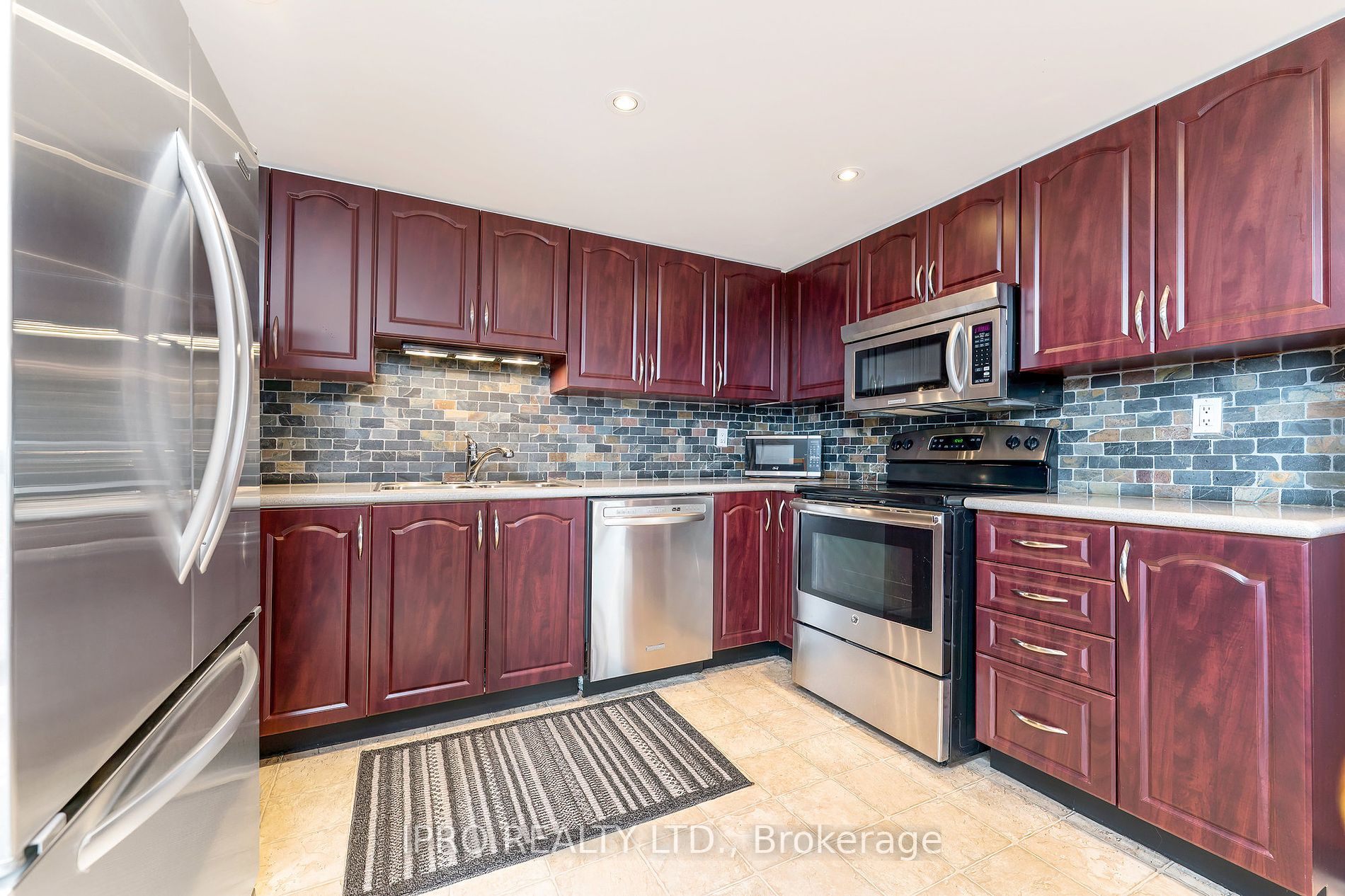 20 McFarlane Drive, #910