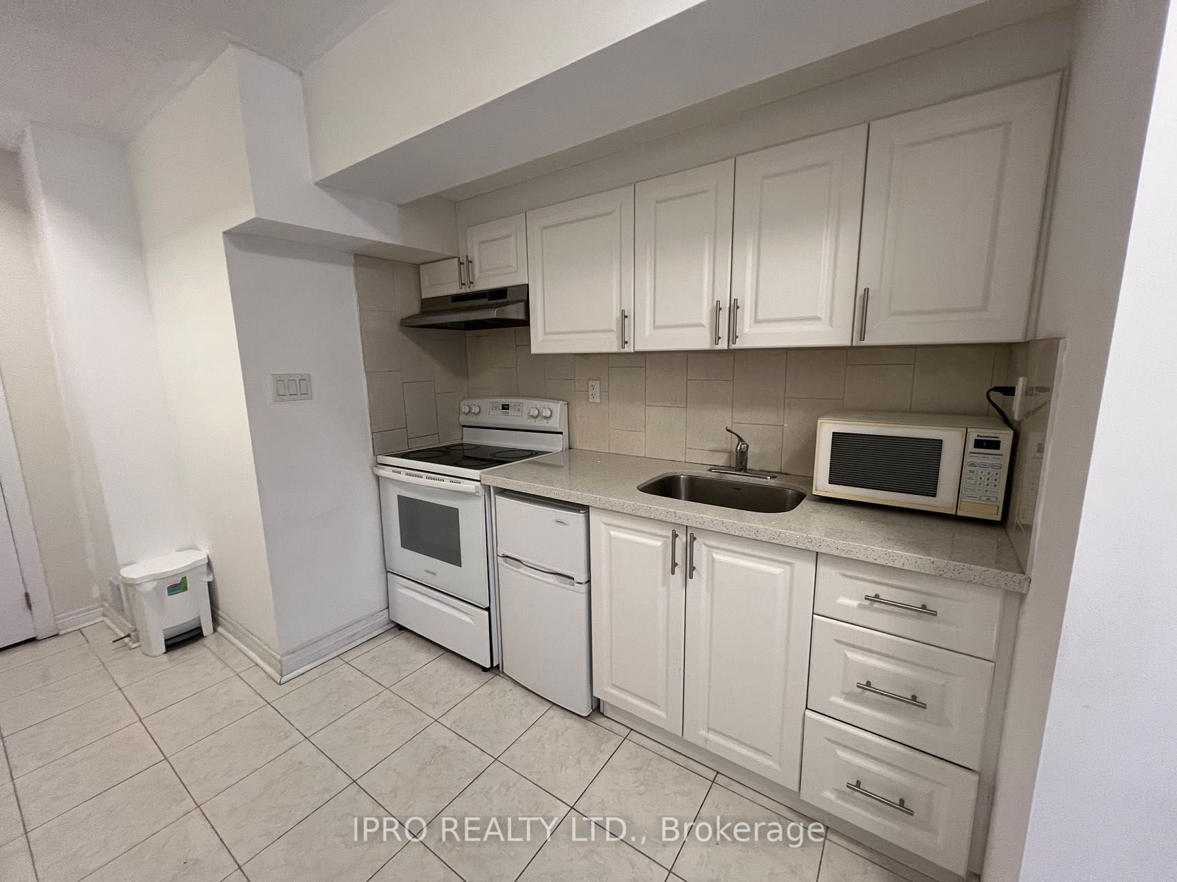 2280 Baronwood Drive, #90
