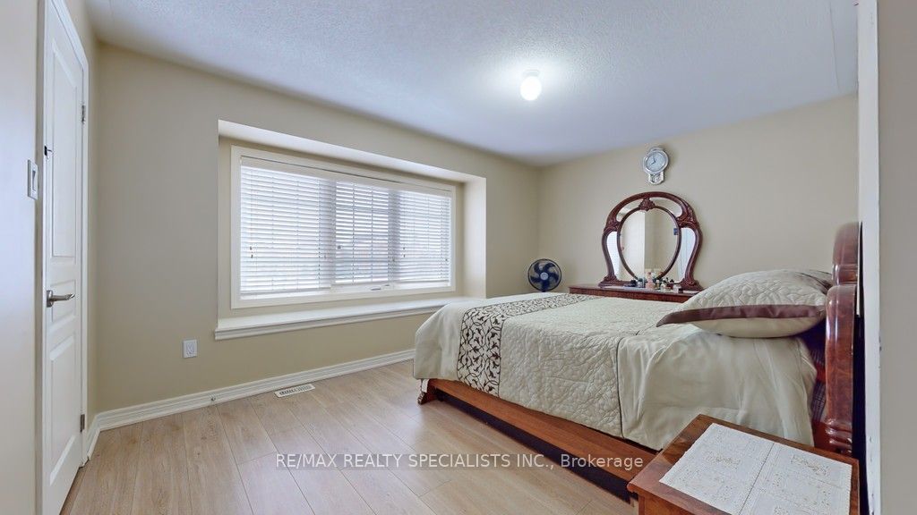 53 Heatherglen Drive