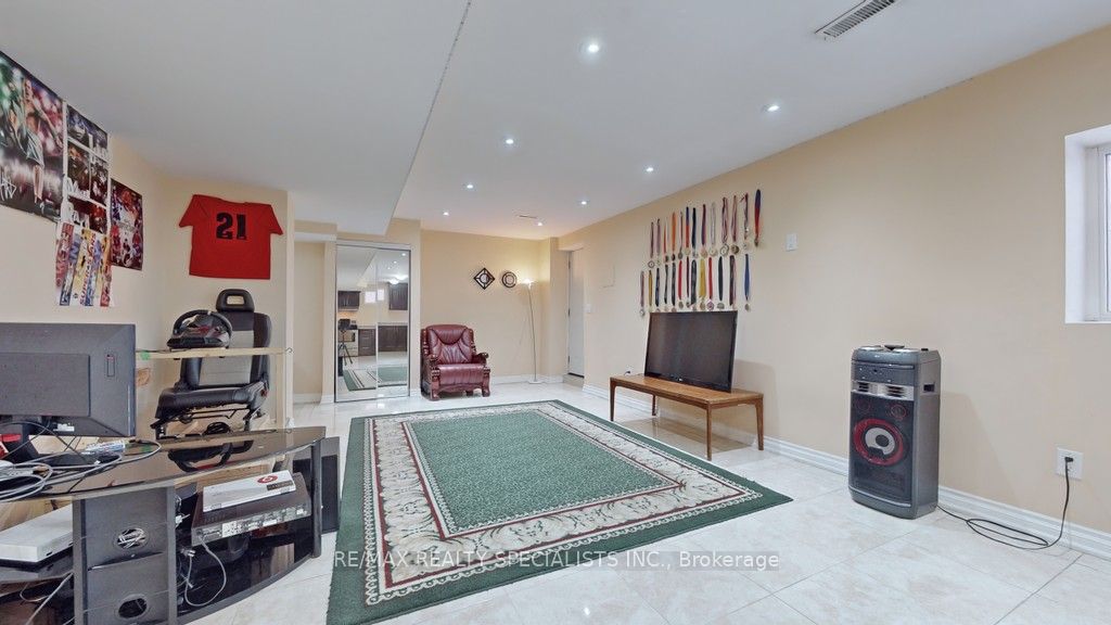 53 Heatherglen Drive