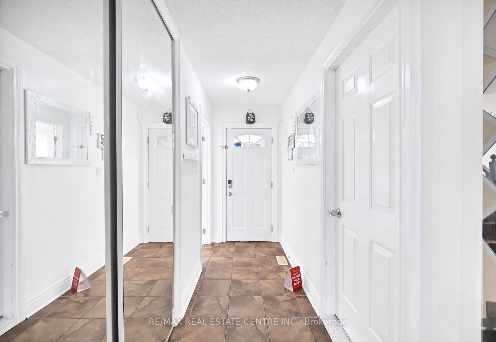 11 Hinchley Wood Grve