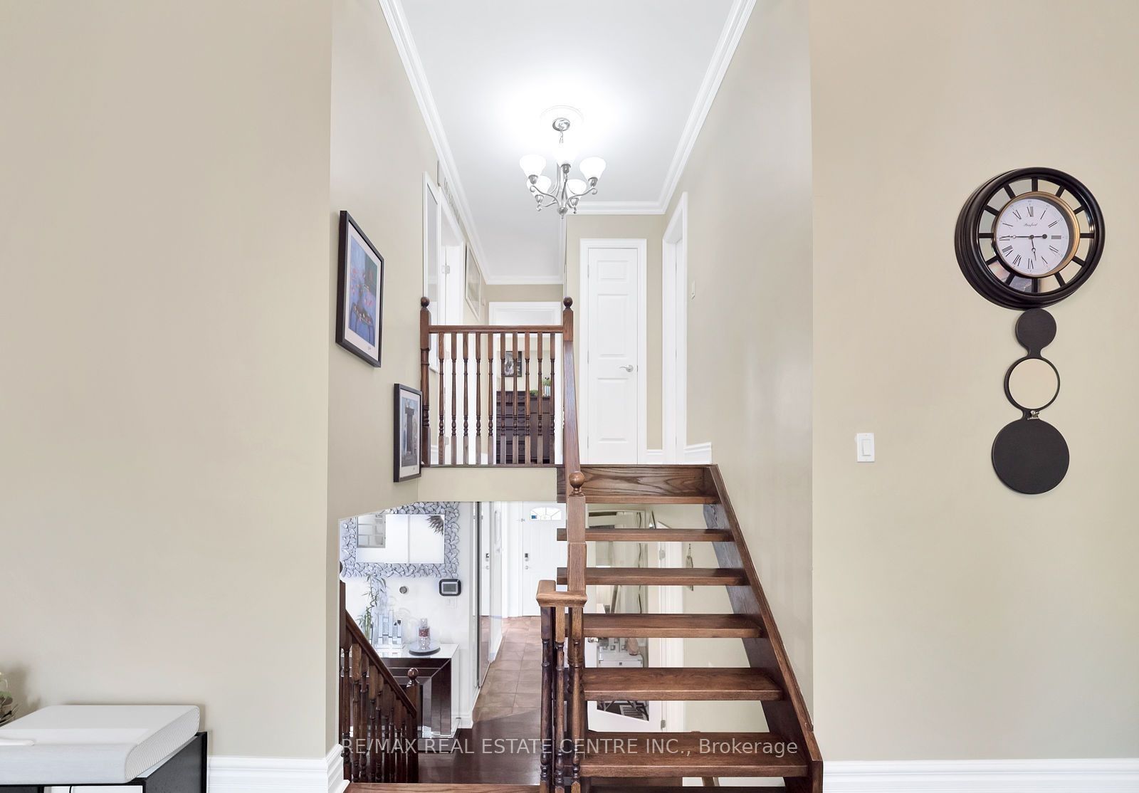 11 Hinchley Wood Grve