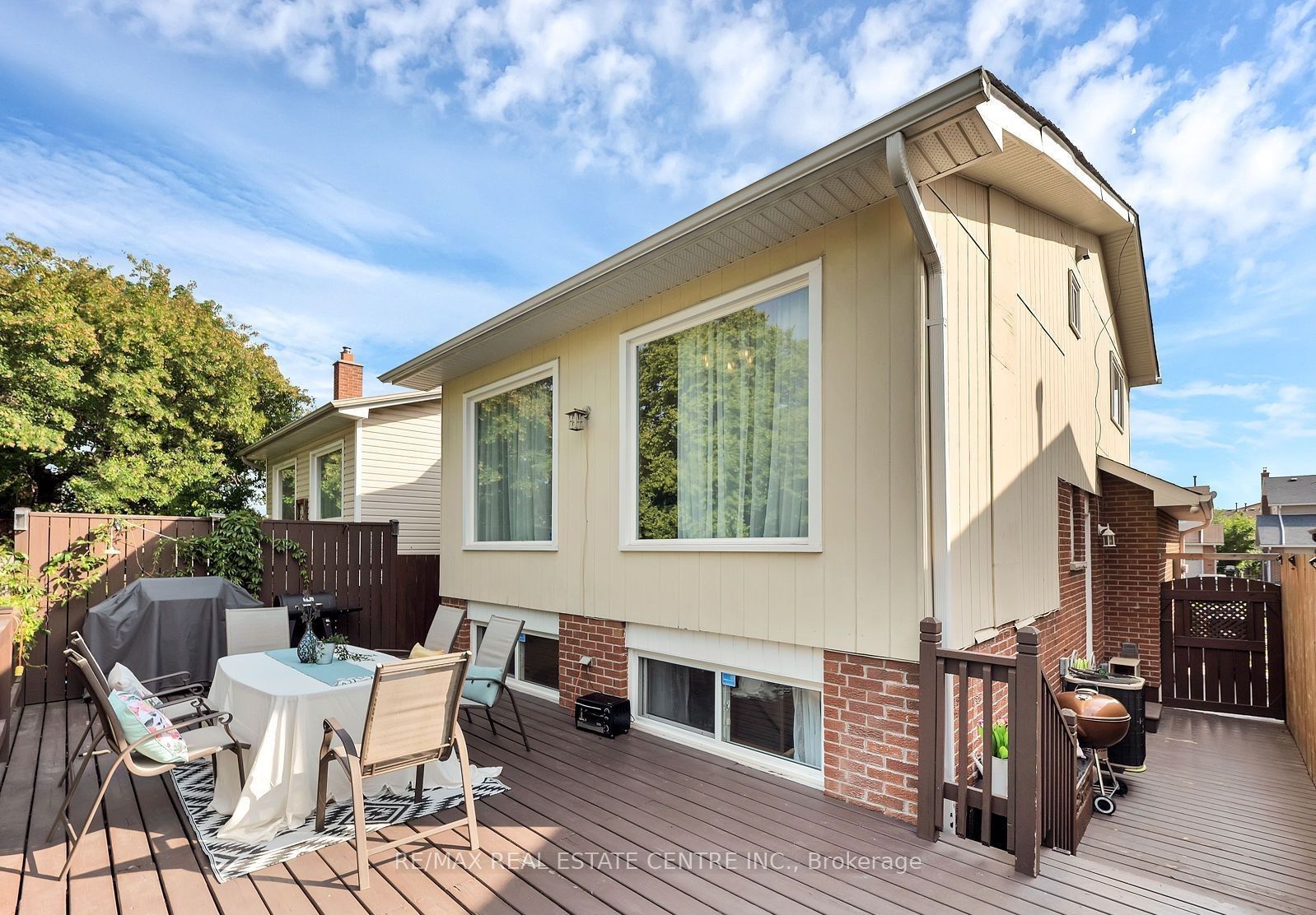 11 Hinchley Wood Grve