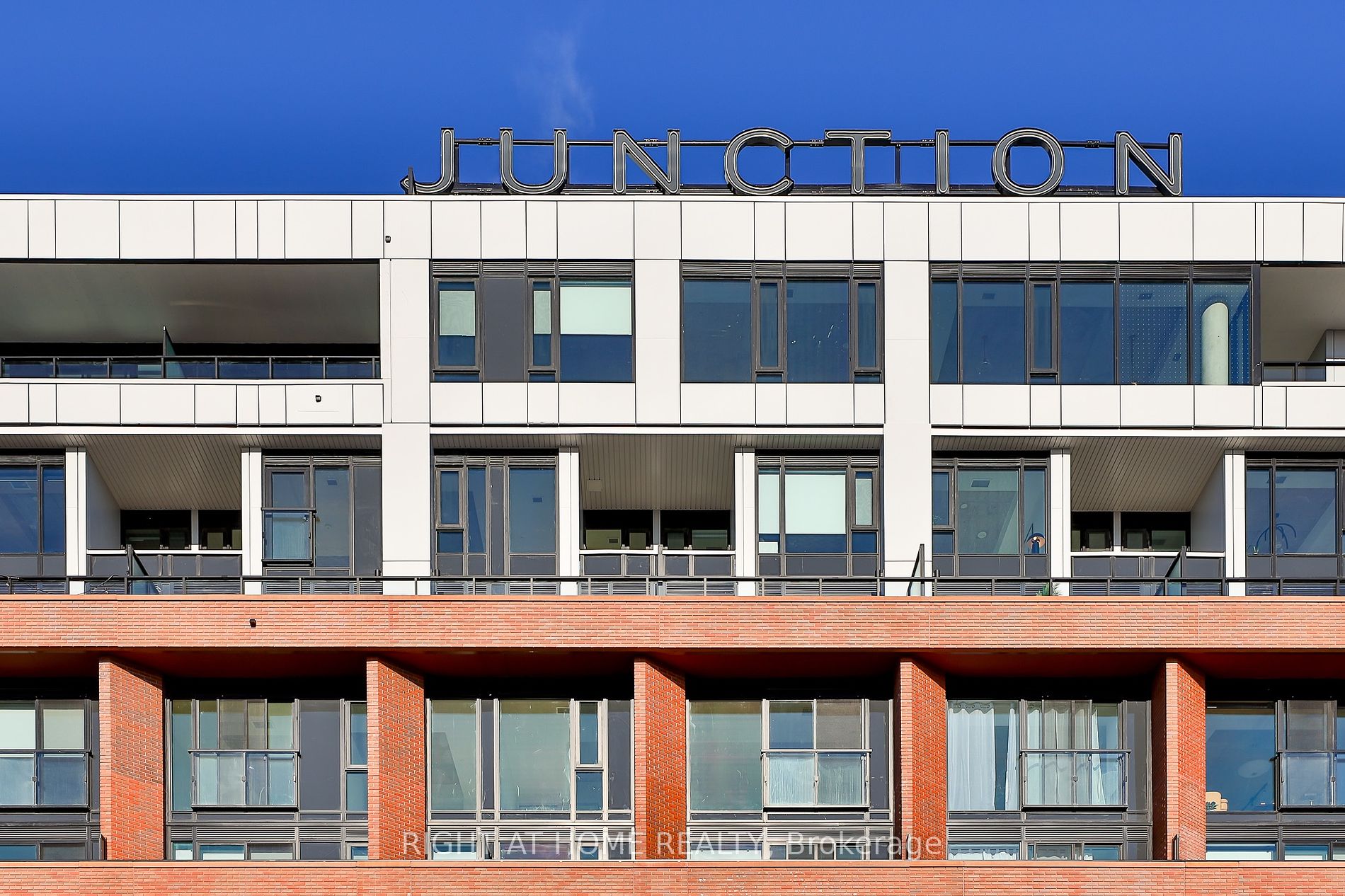 2720 Dundas Street W #409