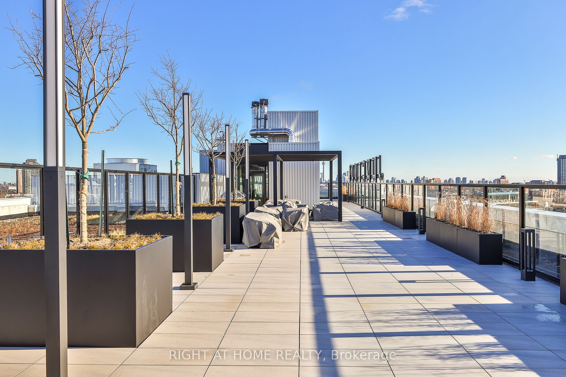 2720 Dundas Street W #409