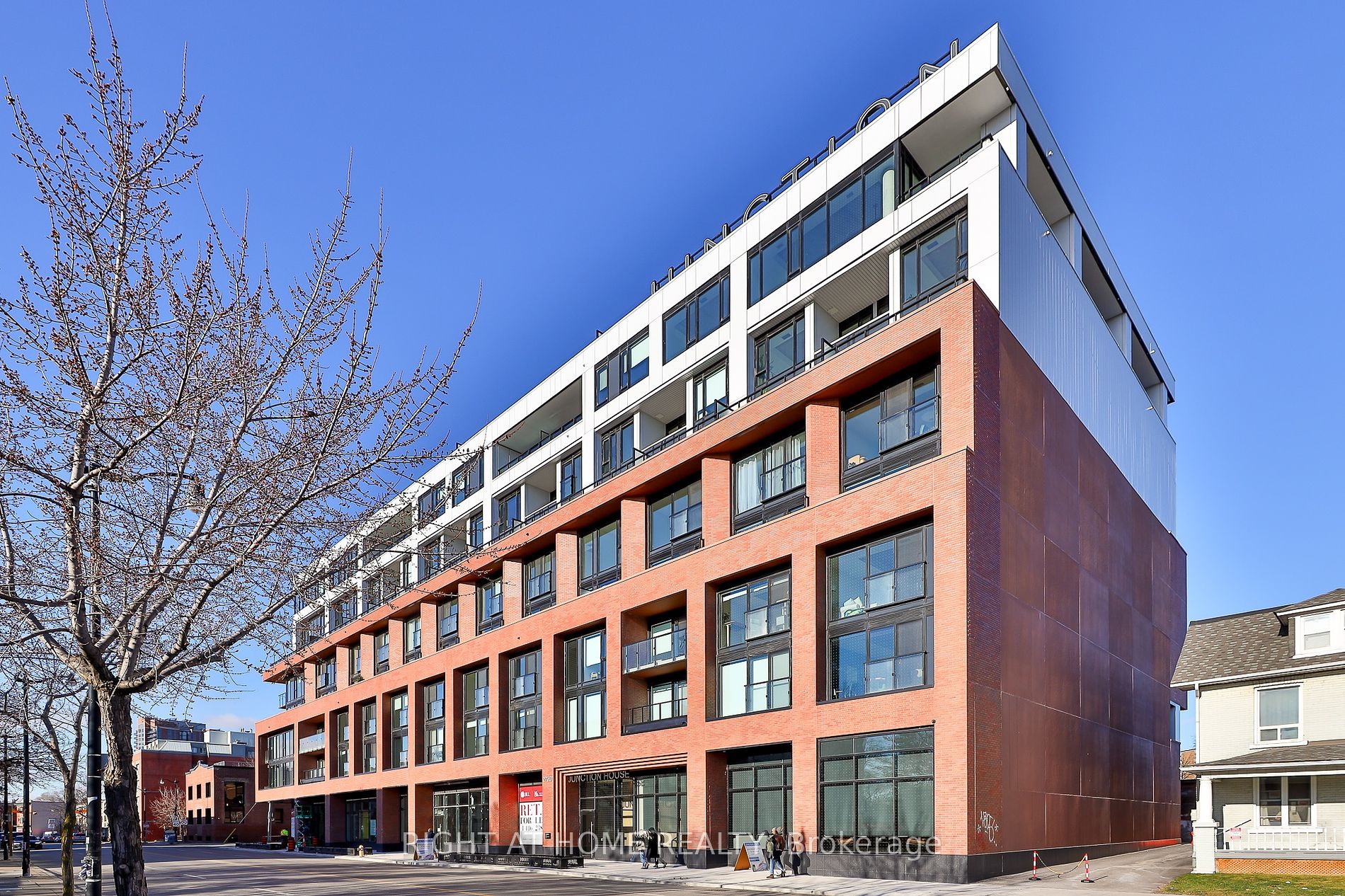 2720 Dundas Street W #409