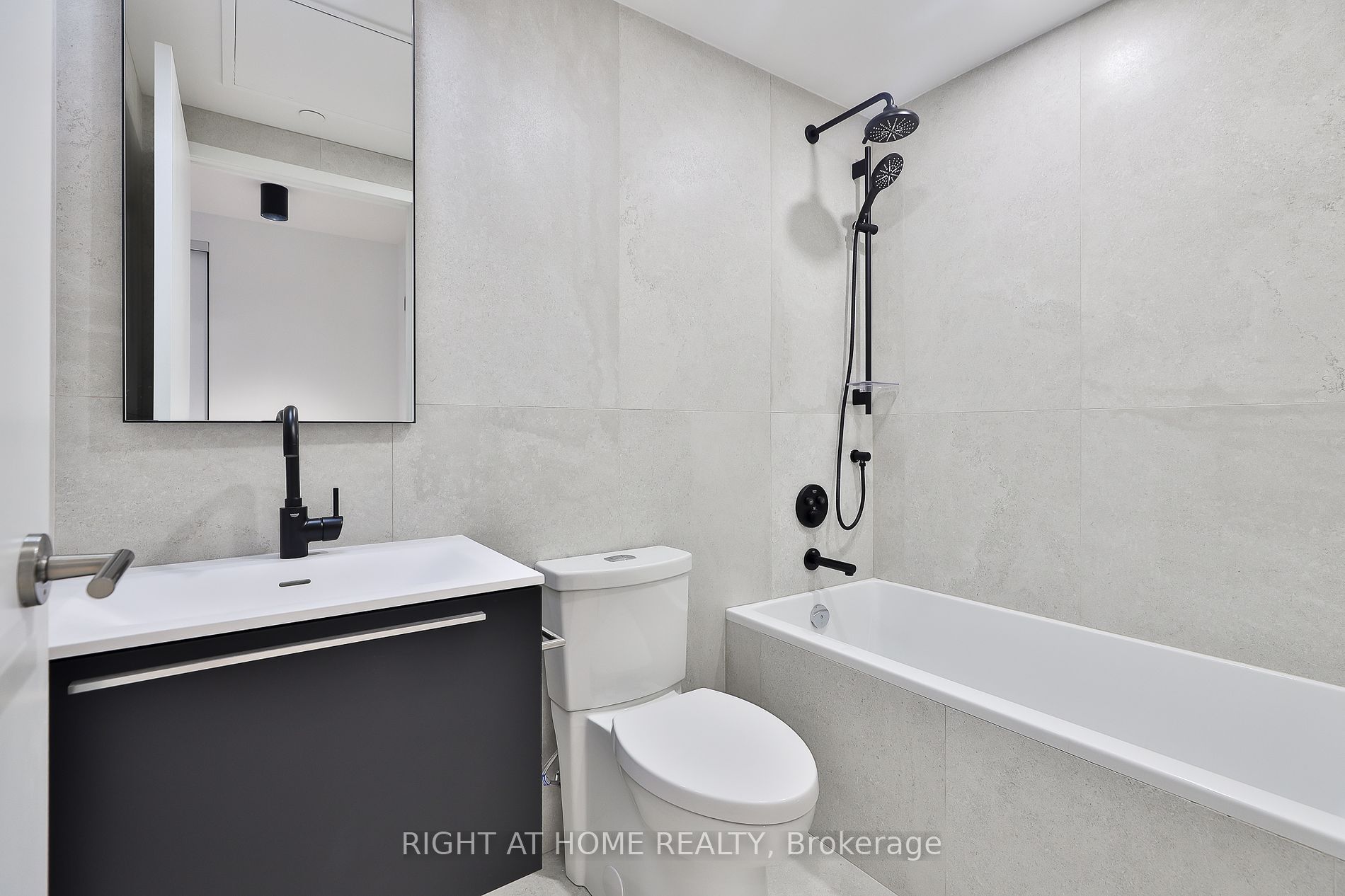 2720 Dundas Street W #409
