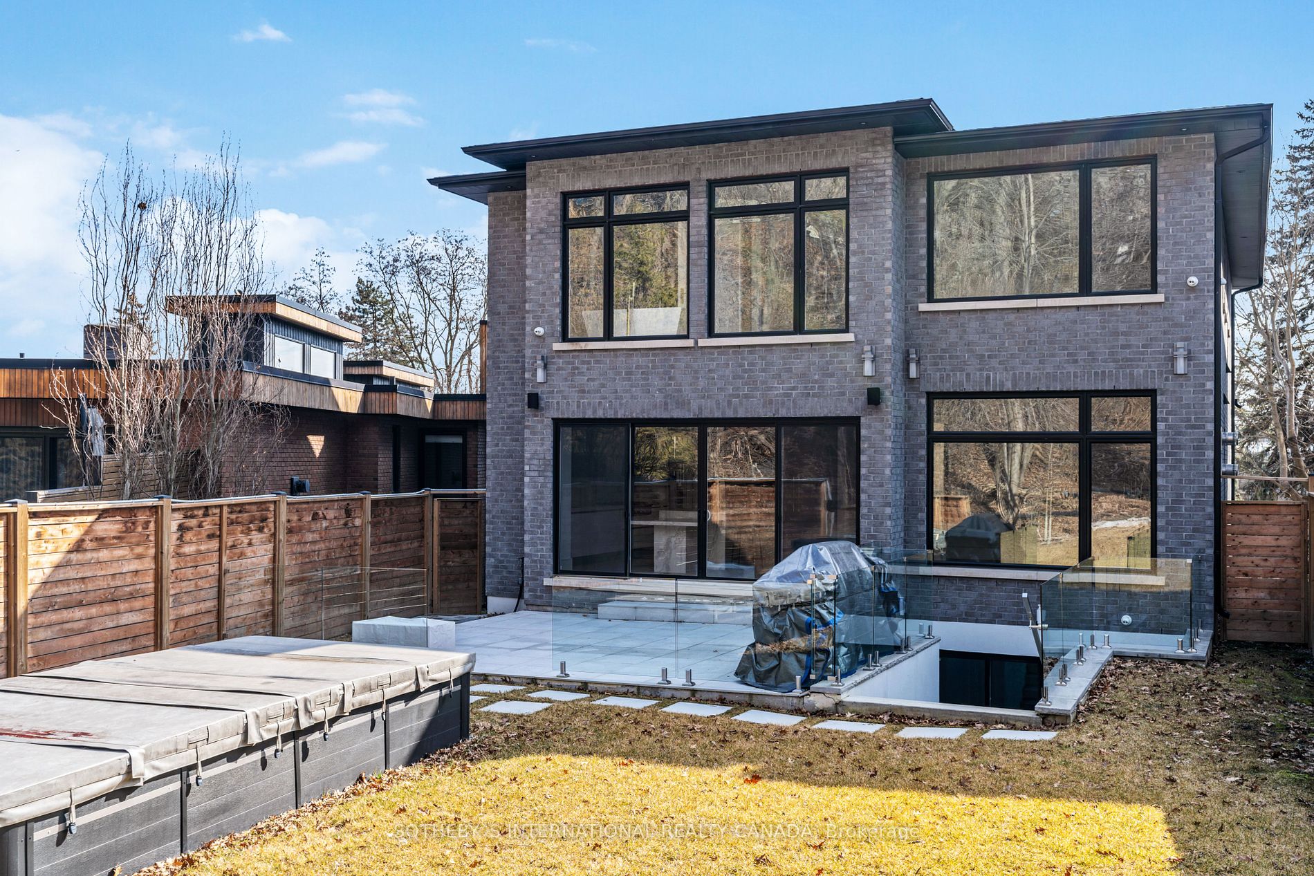 12 Bearwood Dr
