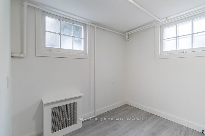 18 Wesley St