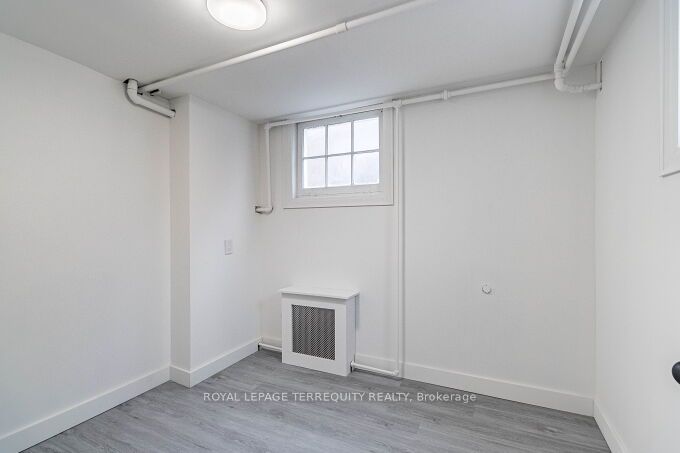 18 Wesley St