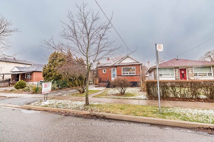 18 Wesley St