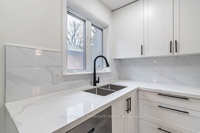 18 Wesley St