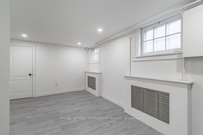18 Wesley St